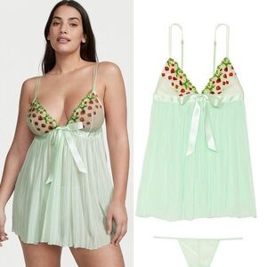 VICTORIA'S SECRET VERY SEXY Strawberry Embroidered Pleated Babydoll size L NEW